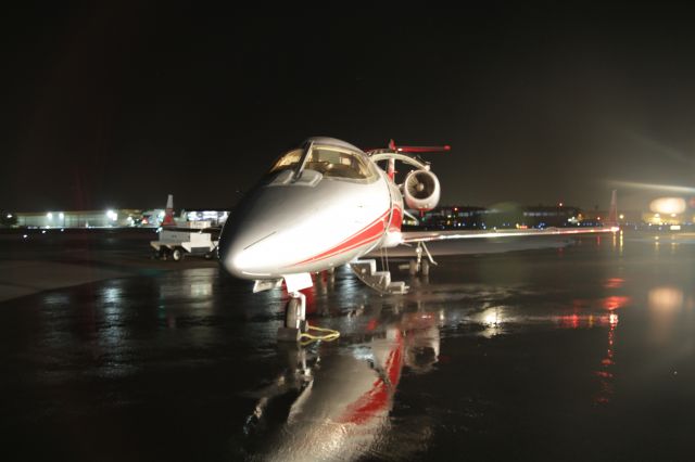 Learjet 60 (N160AJ)