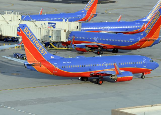 Boeing 737-700 (N553WN)