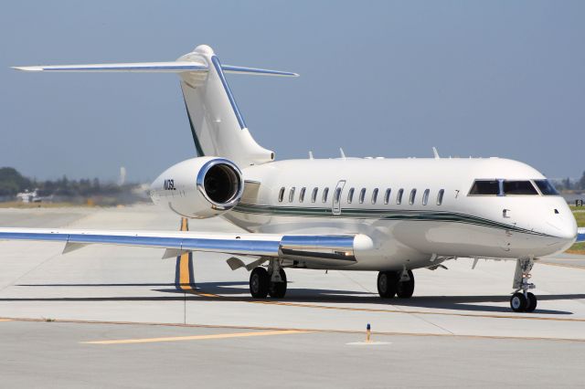 Bombardier Global Express (N10SL)