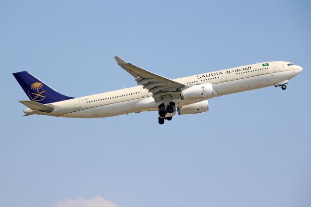 Airbus A330-300 (HZ-AQ19)