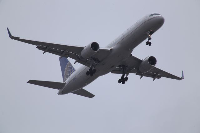 Boeing 757-200 (N14106)