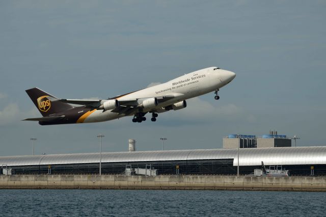 Boeing 747-400 (N572UP)