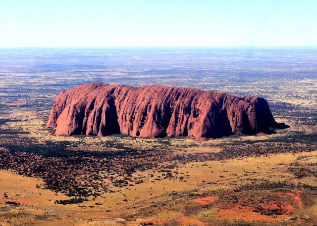 AEROPRAKT A-32 Vixxen (23-8770) - Ayres Rock NT from the Vixxen July 2017