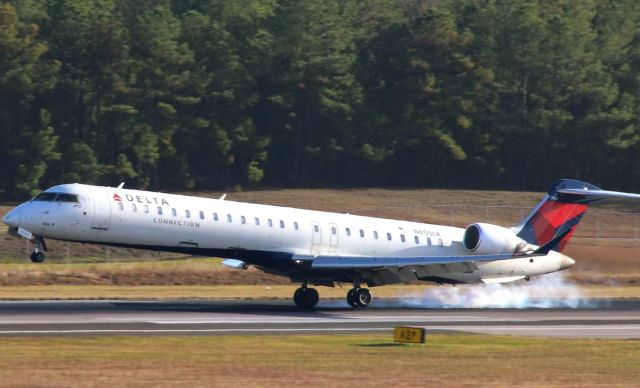 Canadair Regional Jet CRJ-900 (N605LR)