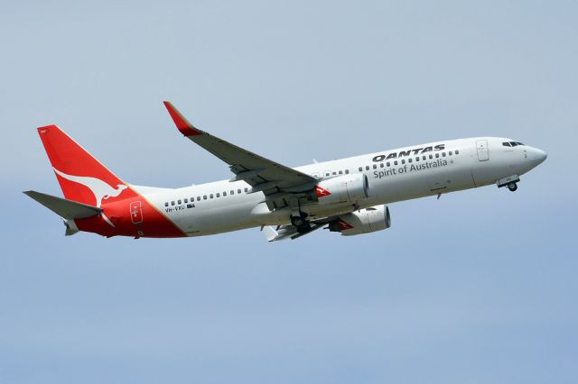 Boeing 737-800 (VH-VXU) - Getting airborne off runway 23 and off to an interstate destination. Thursday 13th March 2014.