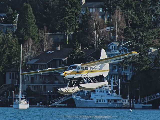 De Havilland Canada DHC-3 Otter (N3125S) - On final for seaplane base W33 at Friday Harbor, WA