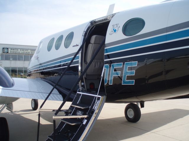 Beechcraft King Air 90 (N70FE)