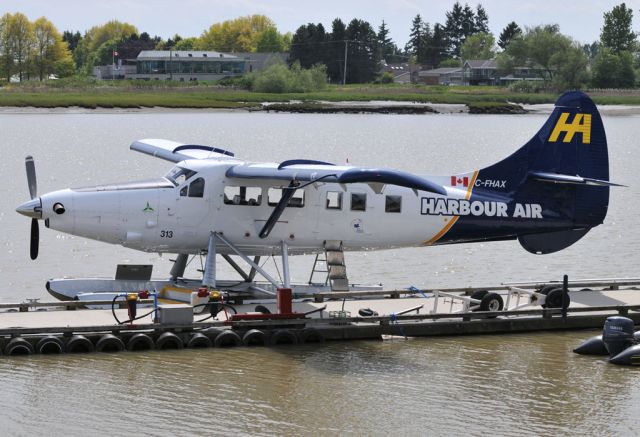 De Havilland Canada DHC-3 Otter (C-FHAX)