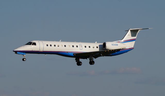 Embraer ERJ-135 (N584M)