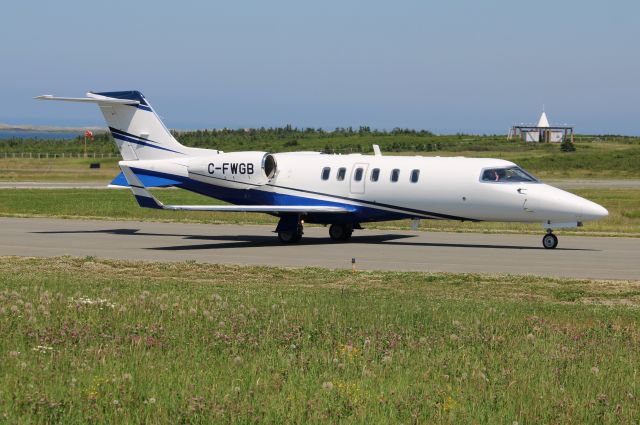 Learjet 40 (C-FWGB)