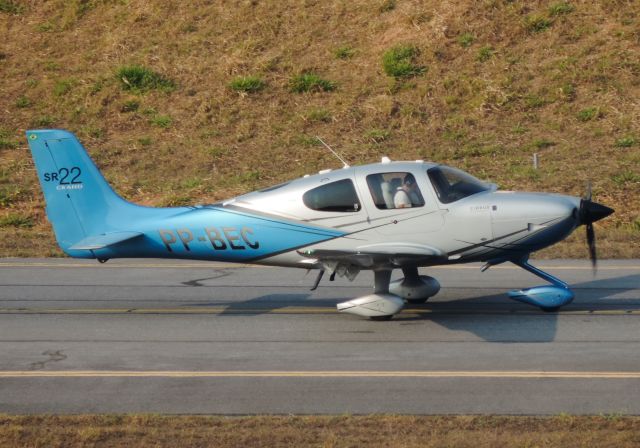 Cirrus SR-22 (PP-BEC)