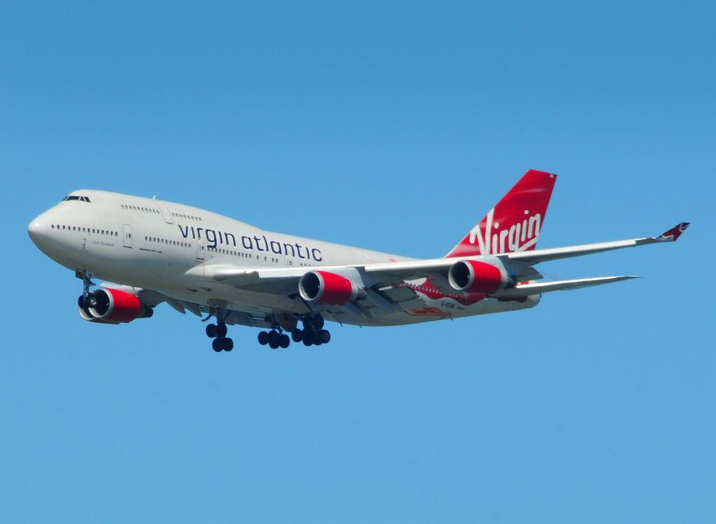 Boeing 747-200 (G-VFAB) - Virgin Atlantic's "Lady Penelope" on final approach to 28L at SFO.