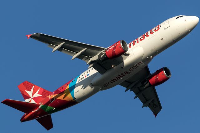 Airbus A320 (9H-AEK) - evening