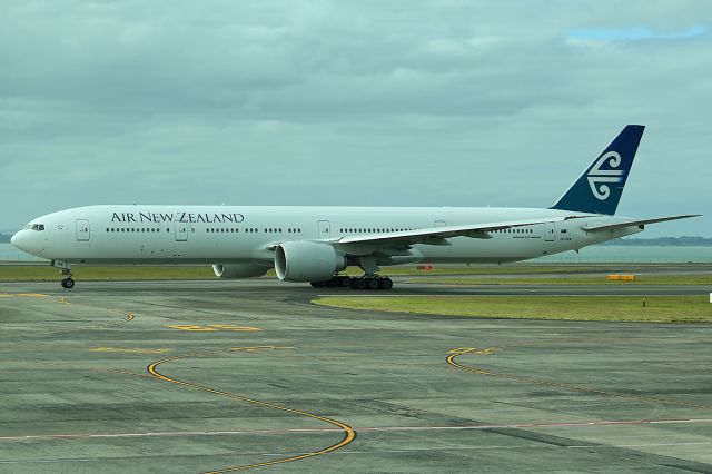 BOEING 777-300ER (ZK-OKN) - Taxiing.