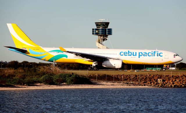 Airbus A330-300 (RP-C3343) - Taxiing to Rwy 34L