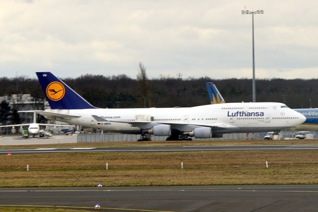 Boeing 747-400 (D-ABVU)