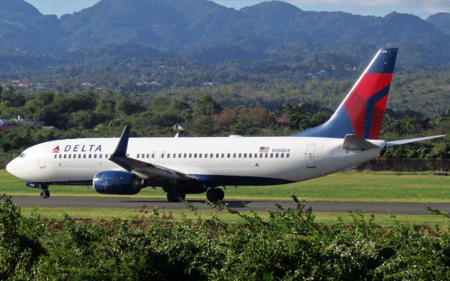 Boeing 737-800 (N388DA)