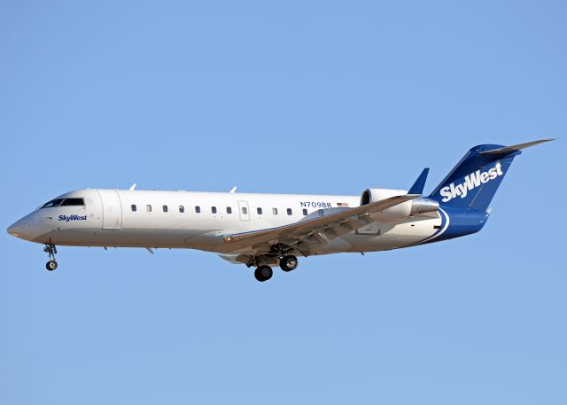 Canadair Regional Jet CRJ-200 (N709BR)