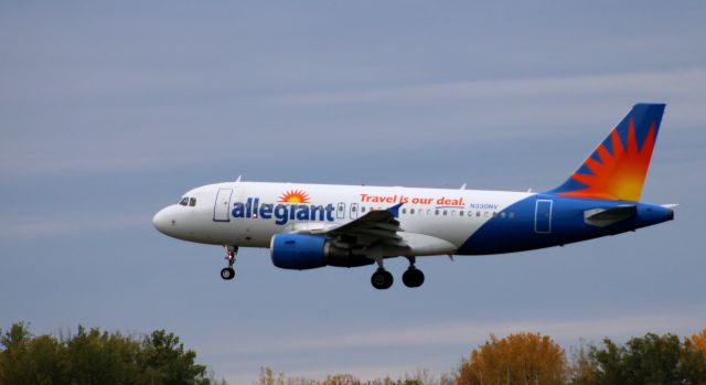 Airbus A319 (N330NV) - On final is this 2006 allegiant Airbus A319-111 in the Autumn of 2020.