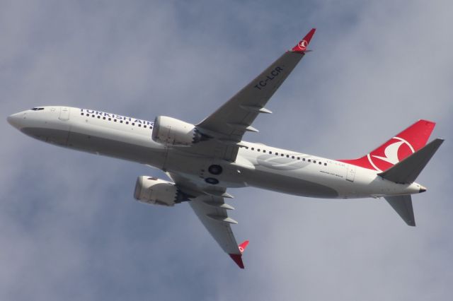Boeing 737 MAX 8 (TC-LCR)