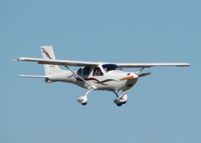 Experimental 100kts-200kts (N342DM) - Landing at Downtown Shreveport. A really nice looking aircraft.
