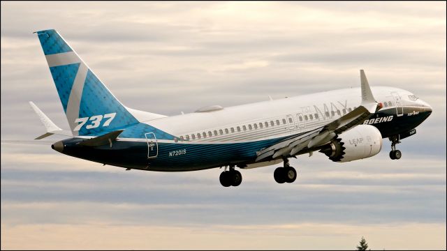 Boeing 737 MAX 7 (N7201S) - BOE001 makes a missed approach to Rwy 16R during a flight test from KBFI on 11.11.19. (B37M / ln 6744 / cn 42561).