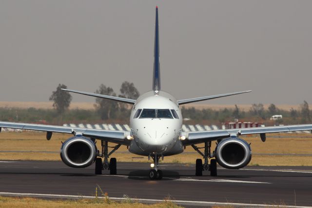 Embraer ERJ-190 (XA-ACS)