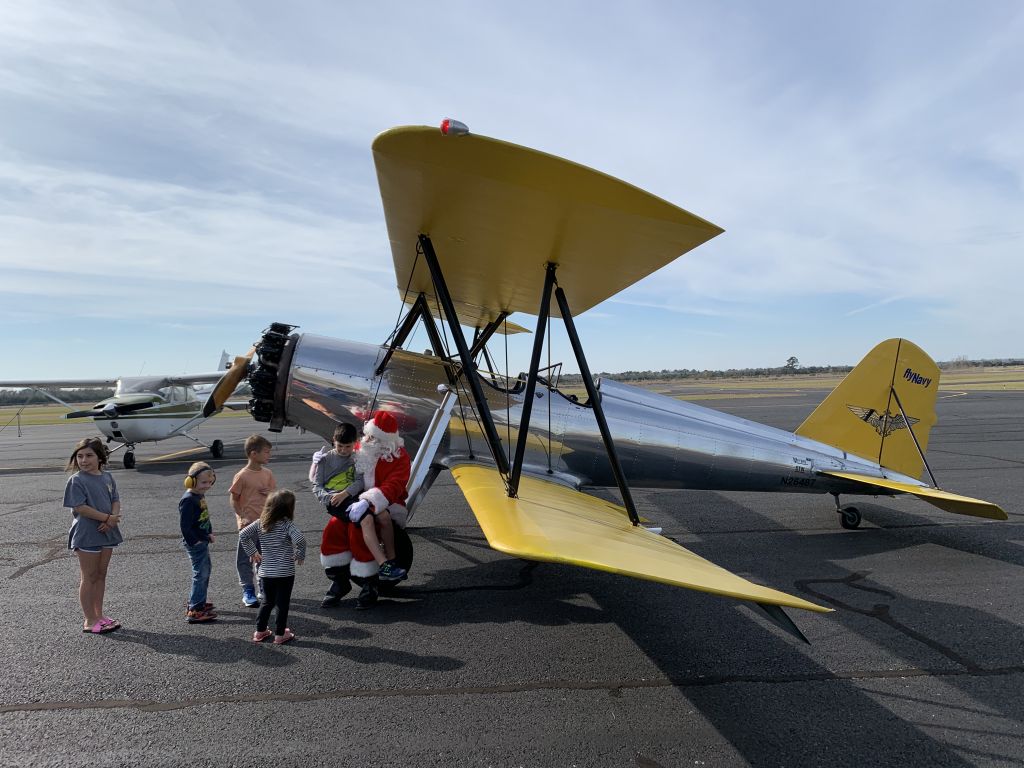 N26487 — - Santa loves taildraggers. '41 Meyers OTW.