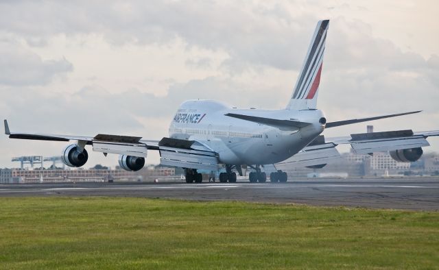 Boeing 747-400 (F-GITH) - Rear view action of F-GITH !