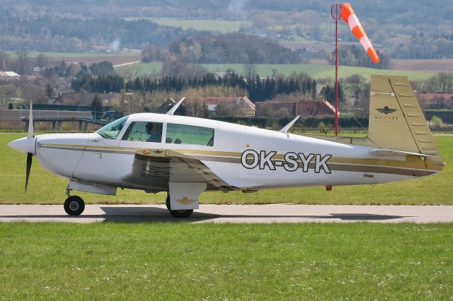 Mooney M-20 (OK-SYK) - Taxiing to the runway.