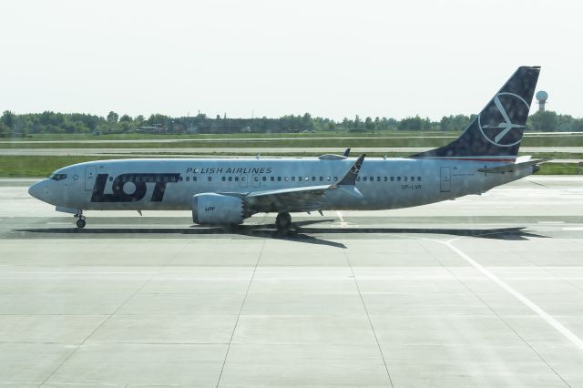 Boeing 737 MAX 8 (SP-LVR) - EPWA/WAW Spotting
