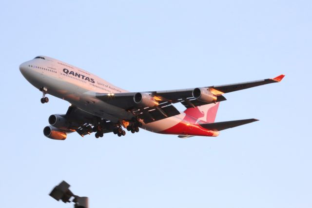 Boeing 747-400 (VH-OJS)