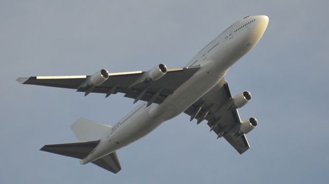 Boeing 747-400 (EC-KXN)