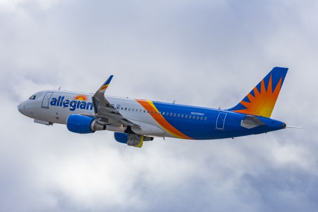 Airbus A320 (N209NV) - An Allegiant Air A320 taking off from PHX on 2/13/23, the busiest day in PHX history, during the Super Bowl rush. Taken with a Canon R7 and Canon EF 100-400 II L lens.