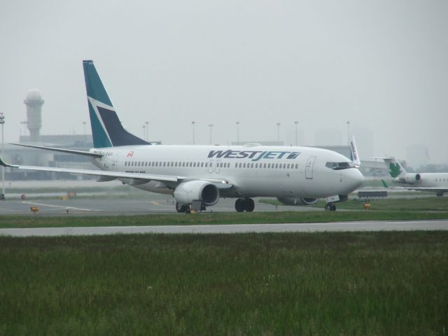 Boeing 737-700 (C-GWBL) - Ready to go runway 05 CYYZ