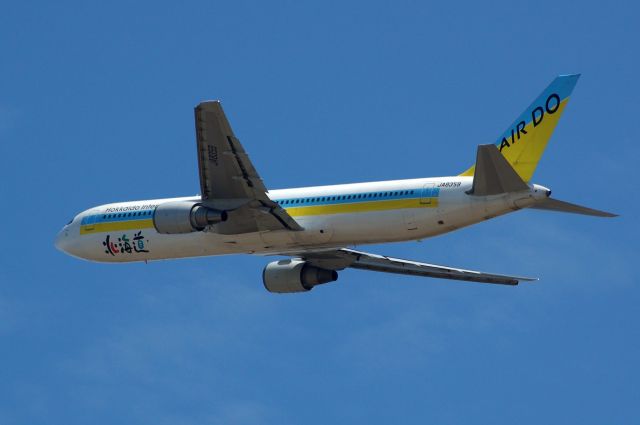 BOEING 767-300 (JA8359) - 2013-05-17