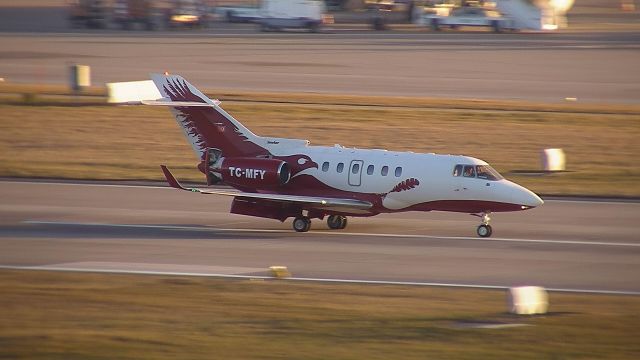 Hawker 800 (TC-MFY) - TCMFY30012022ZRH.jpg