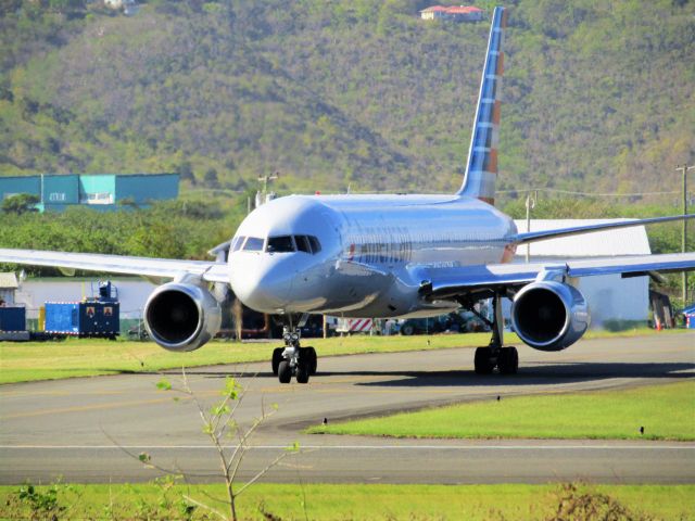 Boeing 757-200 (N192AN)