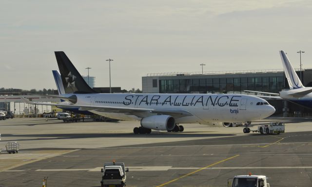 Airbus A330-200 (G-WWBM) - Star Alliance/BMI Airbus A330-243 G-WWBM at London Heathrow