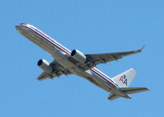 Boeing 757-200 (N688AA) - Off of Rwy 36R at DFW.