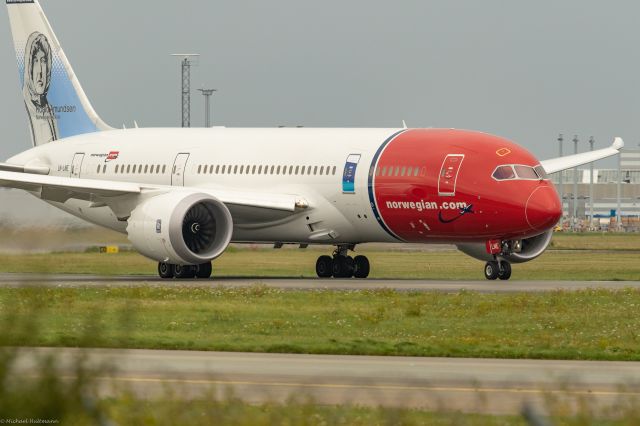 Boeing 787-8 (LN-LNE) - Taxie for takeoff, from Copenhagen. September 2015