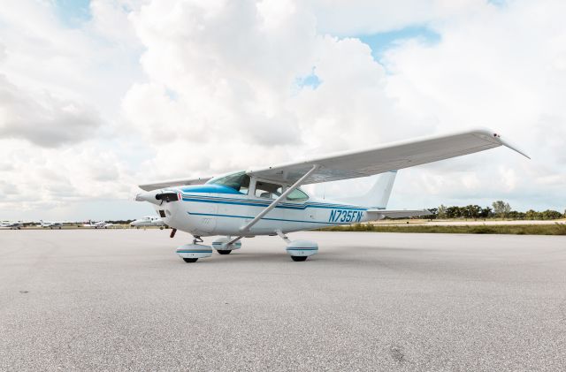 Cessna Skylane (N735FN) - On the ramp @ Pompano Beach (KPMP)