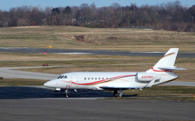Dassault Falcon 2000 (N928WK) - Catching some Tarmac time is this 2010 Dassault Falcon 2000EX in the Autumn of 2019.