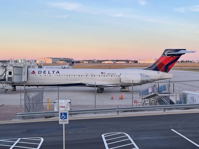 Boeing 717-200 (N974AT) - My first time seeing a Delta 717 at Springfield (SGF)!  Date - January 9, 2022