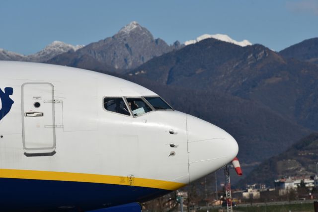 Boeing 737-700 (EI-DAC)