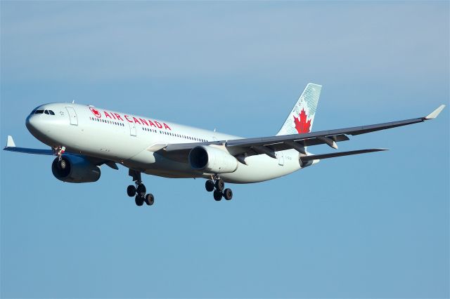 Airbus A330-300 (C-GFUR)