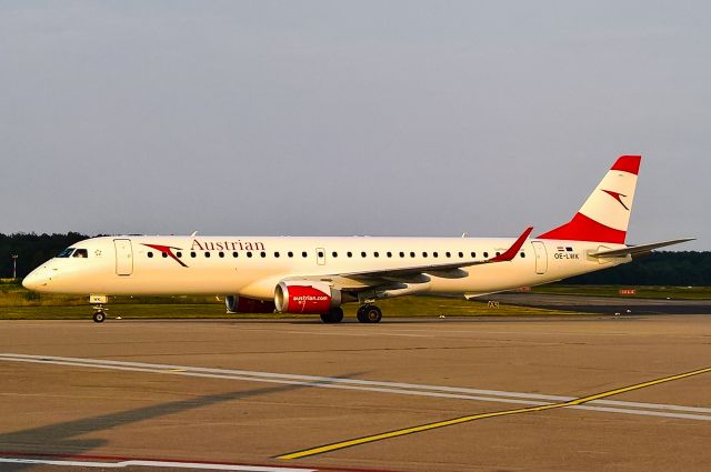 Embraer ERJ-190 (OE-LWK)