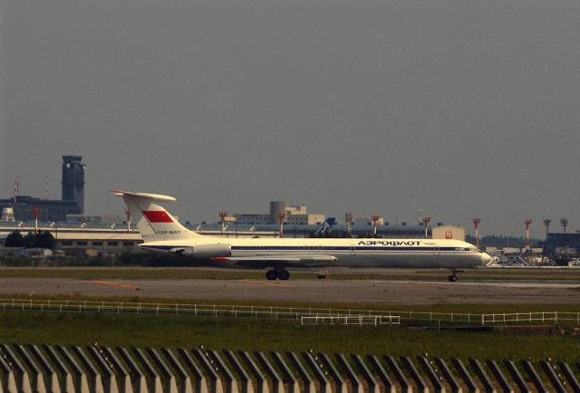 Ilyushin Il-62 (CCCP86517) - Departure at Narita Intl Airport Rwy16 on 1987/05/10