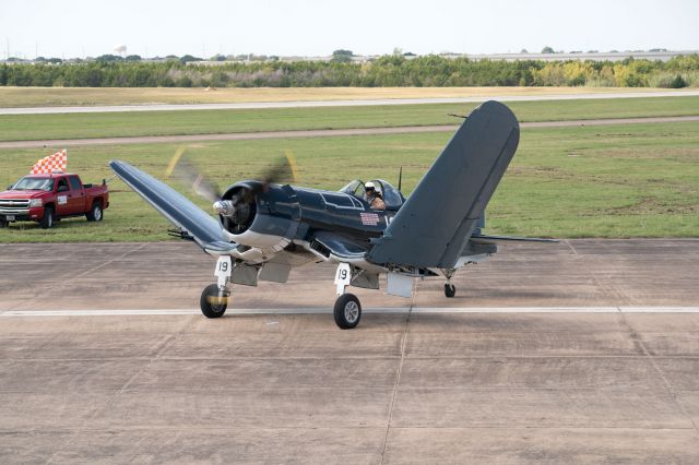 VOUGHT-SIKORSKY V-166 Corsair (N451FG)