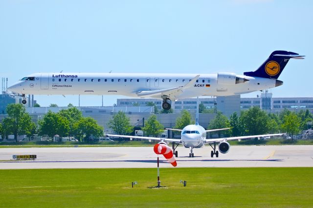 Canadair Regional Jet CRJ-900 (D-ACKF)